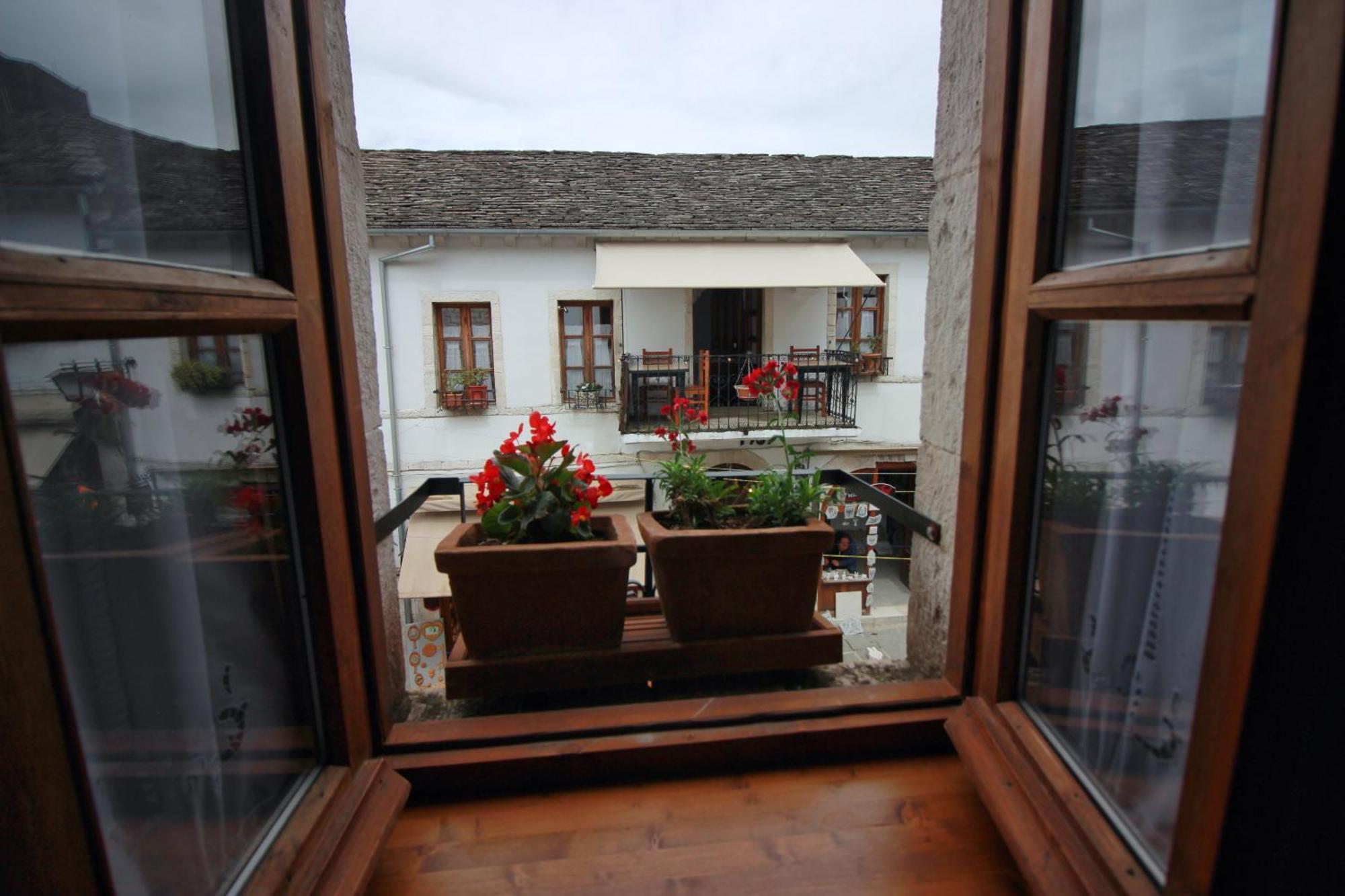 Grey Stone Gjirokastër Exterior foto